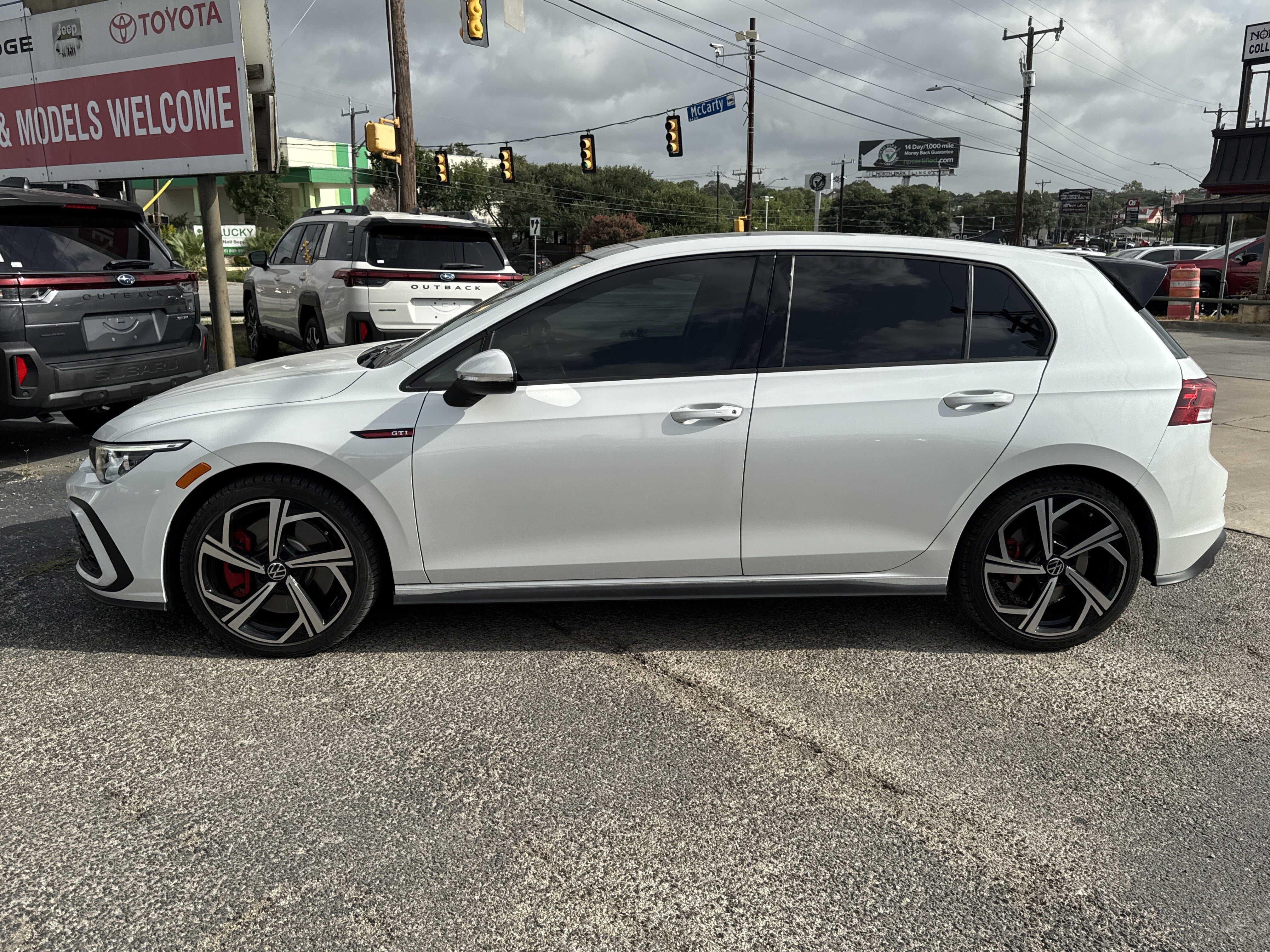 Used 2024 Volkswagen GTI SE FWD image 6