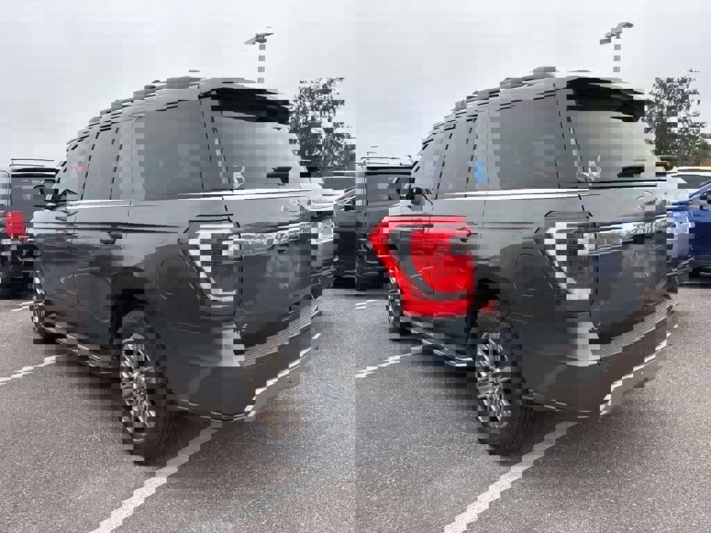 Used 2020 Ford Expedition XLT w/ Equipment Group 202A image 2