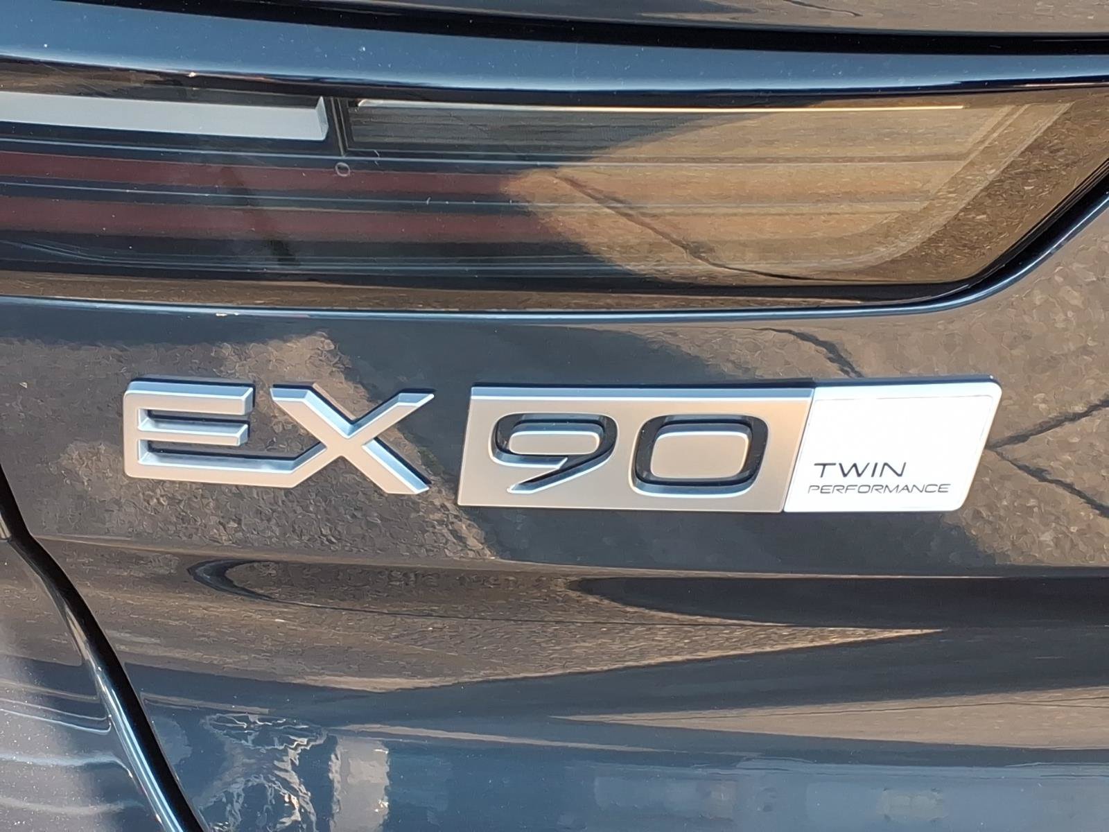Used 2025 Volvo EX90 Ultra AWD/4WD image 6