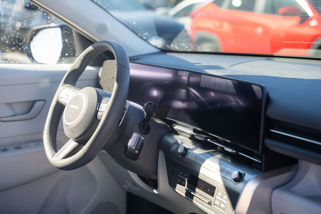 Certified 2025 Hyundai Kona SEL image 11