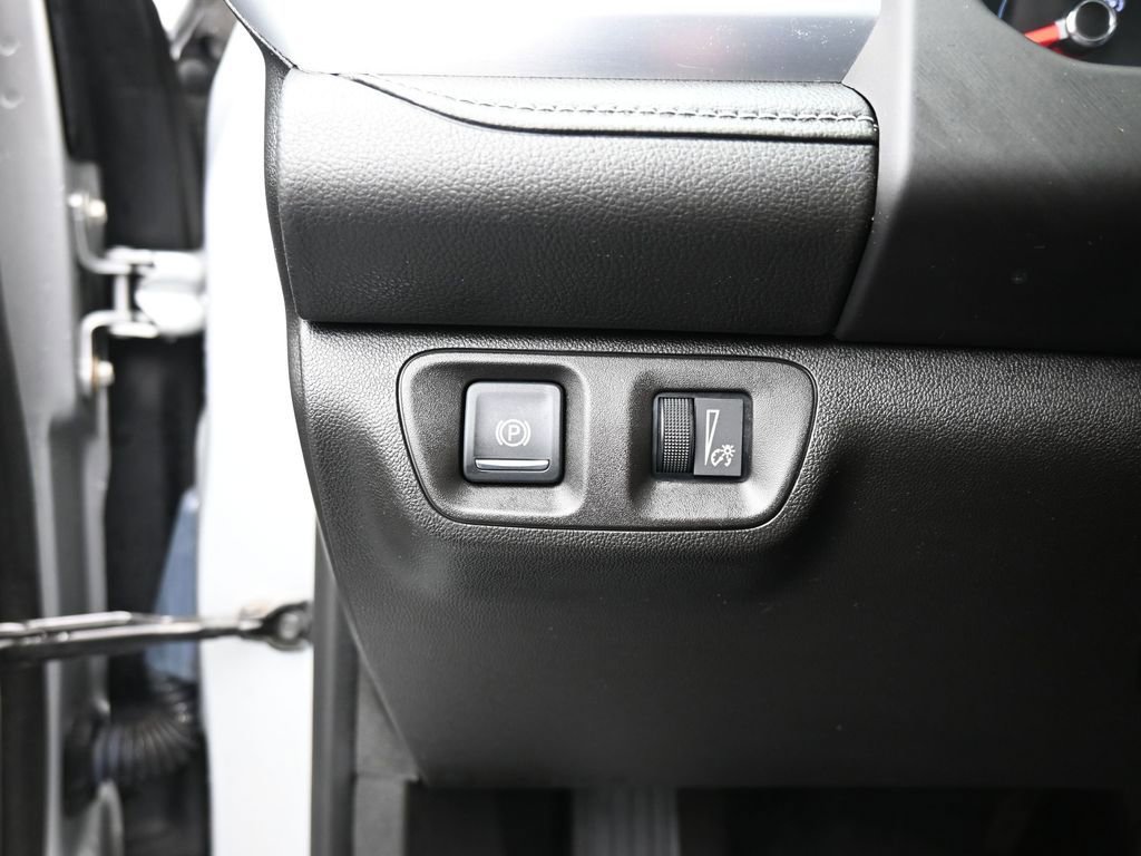 Used 2017 GMC Acadia SLE image 32