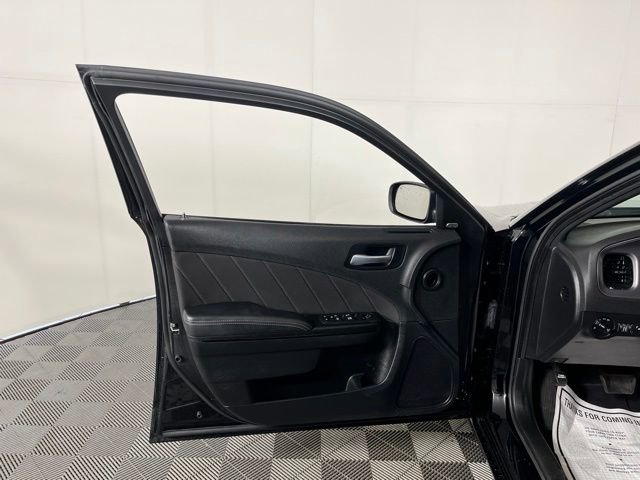 Used 2023 Dodge Charger SXT w/ Blacktop Special Edition AWD/4WD image 15