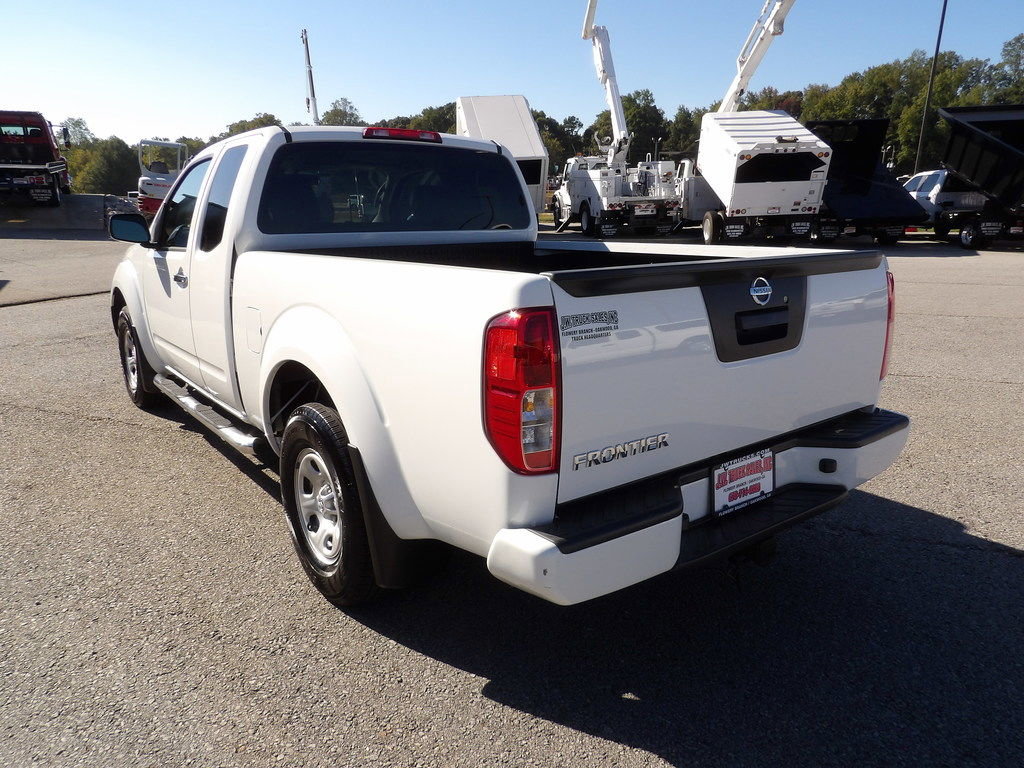 Used 2018 Nissan Frontier S RWD image 5