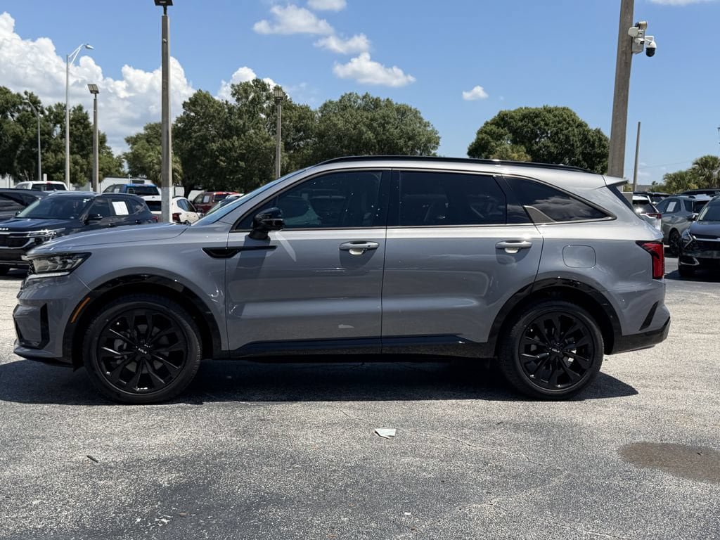 Certified 2023 Kia Sorento SX FWD image 7