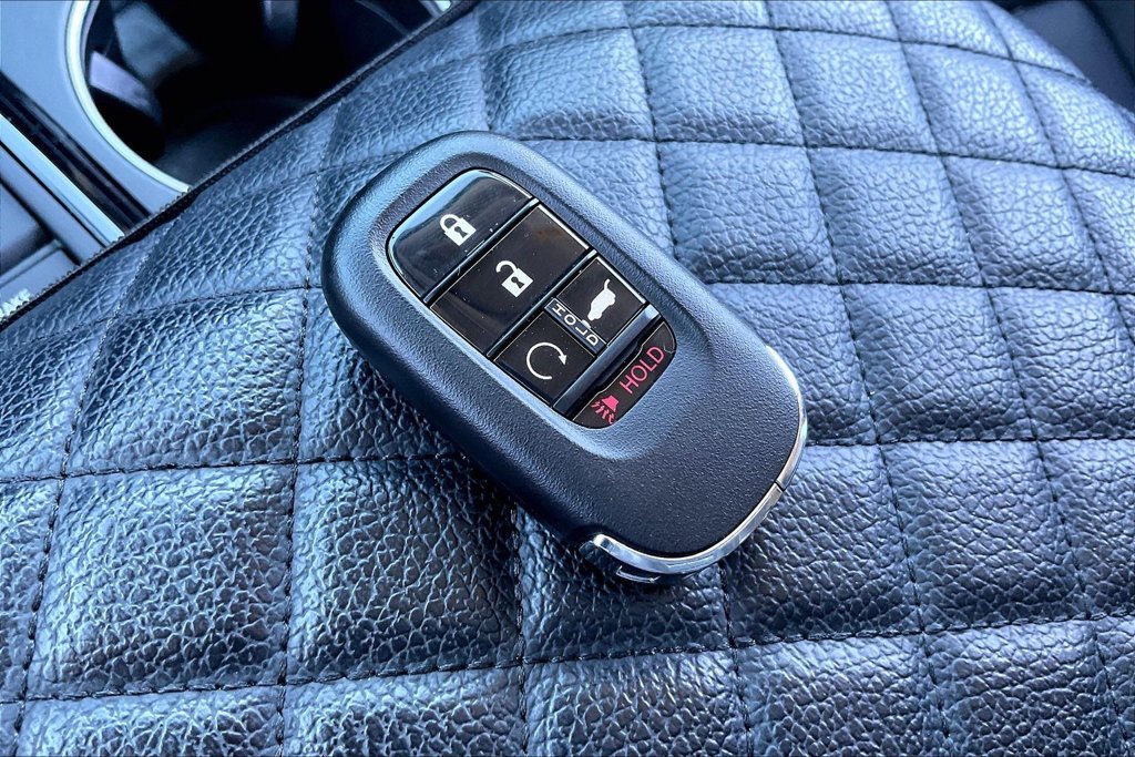Used 2025 Honda Pilot Touring image 34