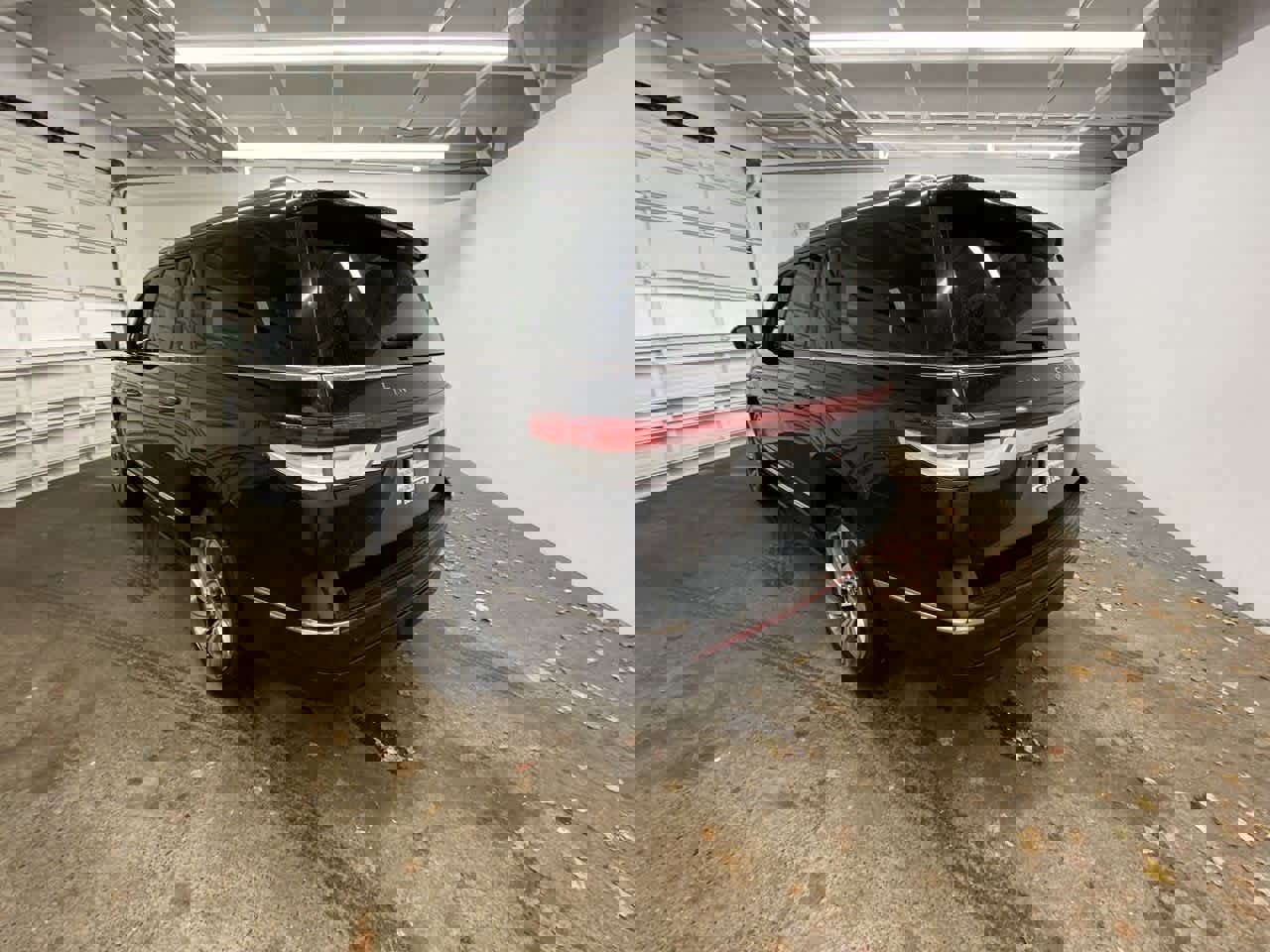 Used 2023 Lincoln Navigator L Reserve image 4