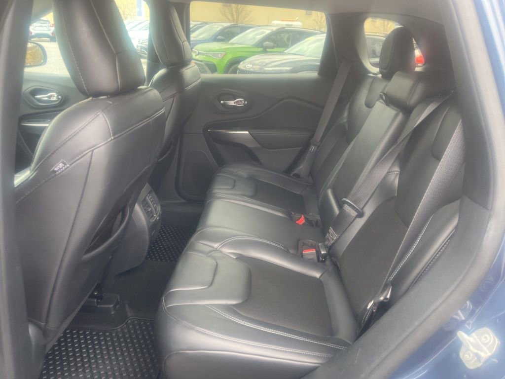 Used 2020 Jeep Cherokee Latitude Plus w/ Cold Weather Group image 11