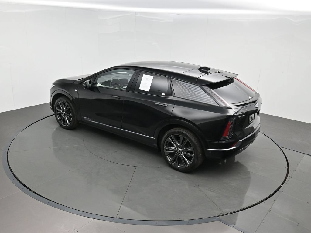 Used 2025 Cadillac Optiq Sport 2 AWD/4WD image 43