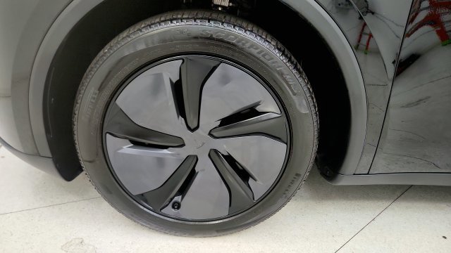 Used 2026 Tesla Model Y 2WD image 75