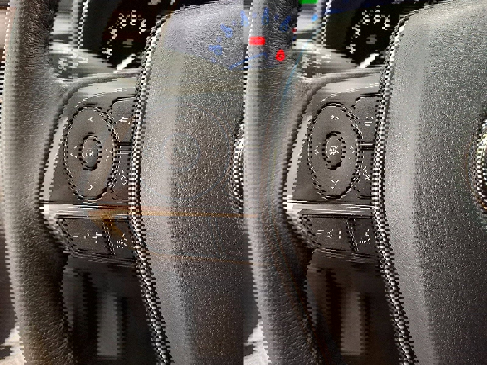 Used 2022 Toyota Avalon XLE w/ Moonroof Package image 17