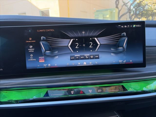 Used 2024 BMW 740i w/ Premium Package image 13