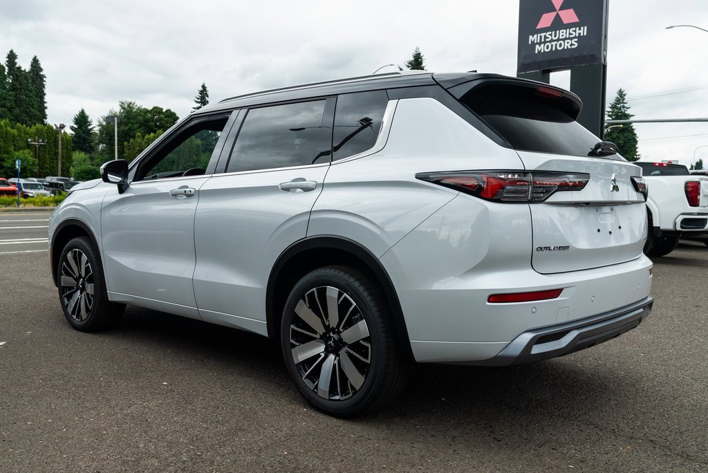 New 2025 Mitsubishi Outlander SEL image 4