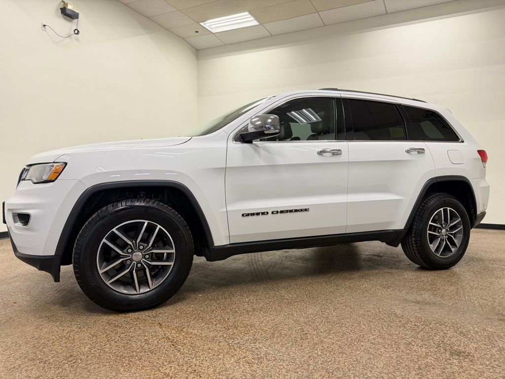 Used 2018 Jeep Grand Cherokee Limited image 3