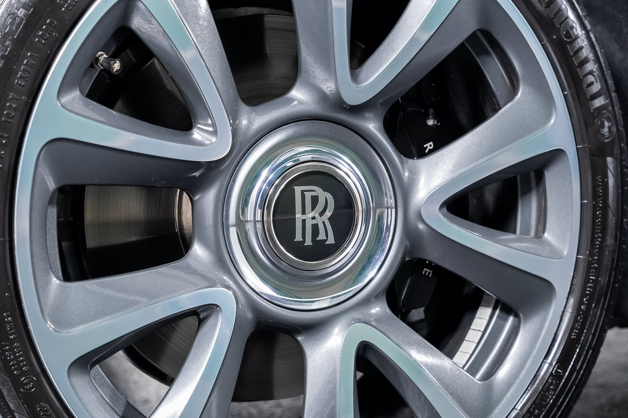Used 2020 Rolls-Royce Wraith RWD image 18