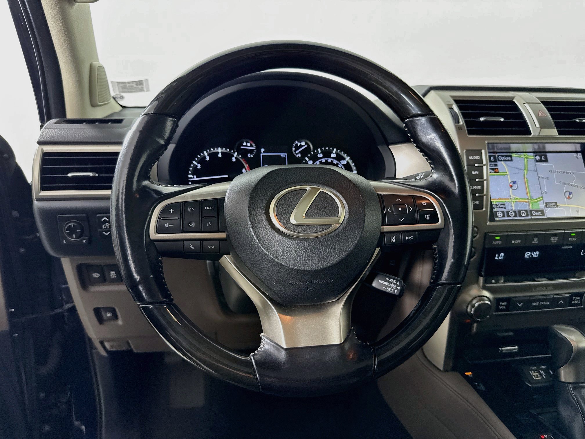 Used 2020 Lexus GX 460 Premium w/ Premium Package AWD/4WD image 12