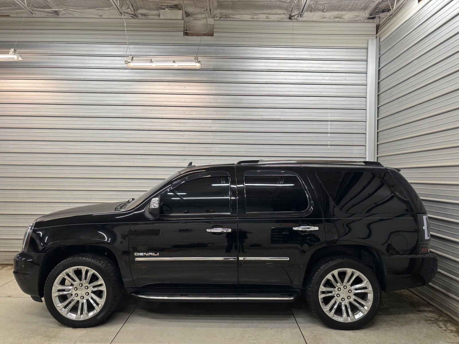 Used 2014 GMC Yukon Denali AWD/4WD image 10