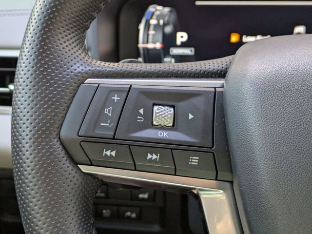 Used 2024 Mitsubishi Outlander SEL image 28