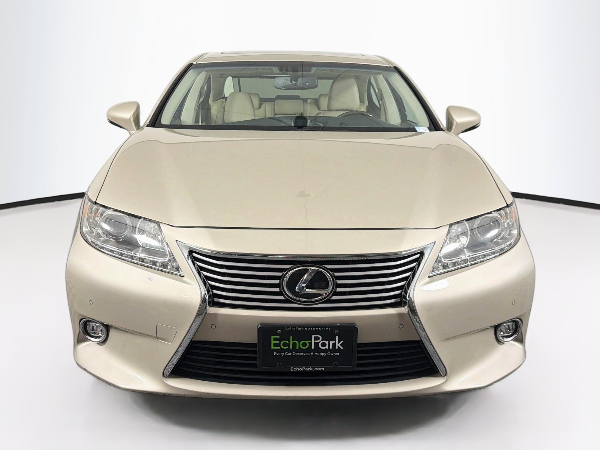 Used 2014 Lexus ES 350 w/ Luxury Package FWD image 2