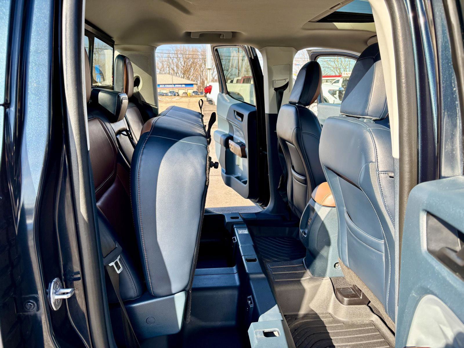 Used 2022 Ford Maverick Lariat w/ Equipment Group 500A Standard image 15