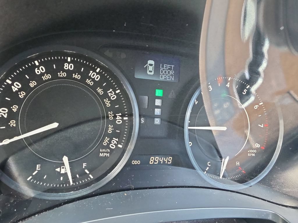 Used 2010 Lexus IS 350C w/ Luxury Pkg RWD image 16
