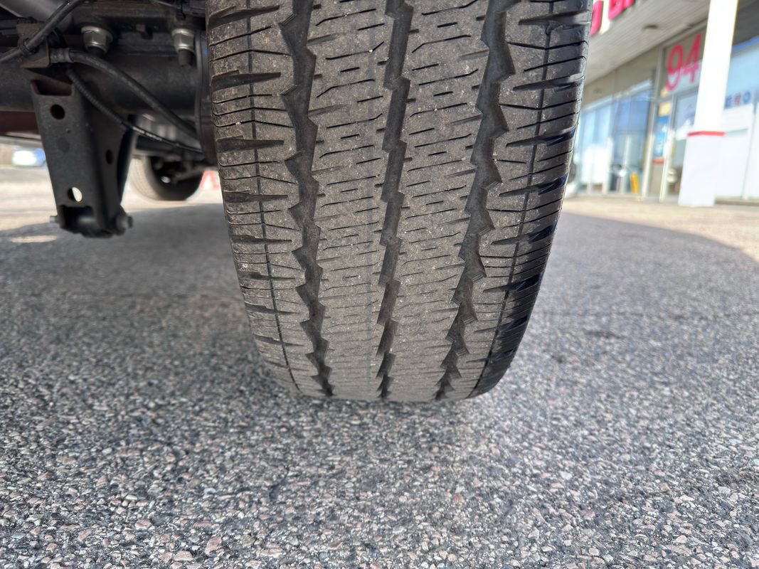 Used 2025 Ford Transit 250 Medium Roof RWD image 42