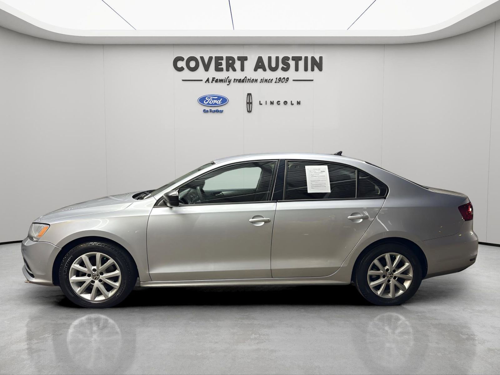 Used 2015 Volkswagen Jetta SE image 2