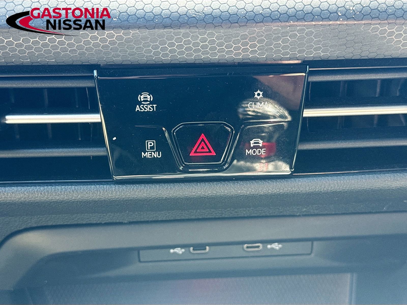 Used 2022 Volkswagen GTI SE FWD image 18