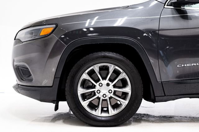 Used 2019 Jeep Cherokee Latitude Plus FWD image 29