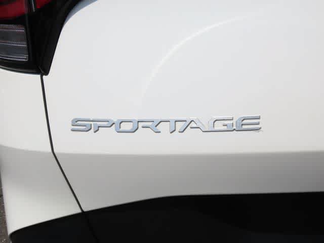 Used 2023 Kia Sportage LX AWD/4WD image 7
