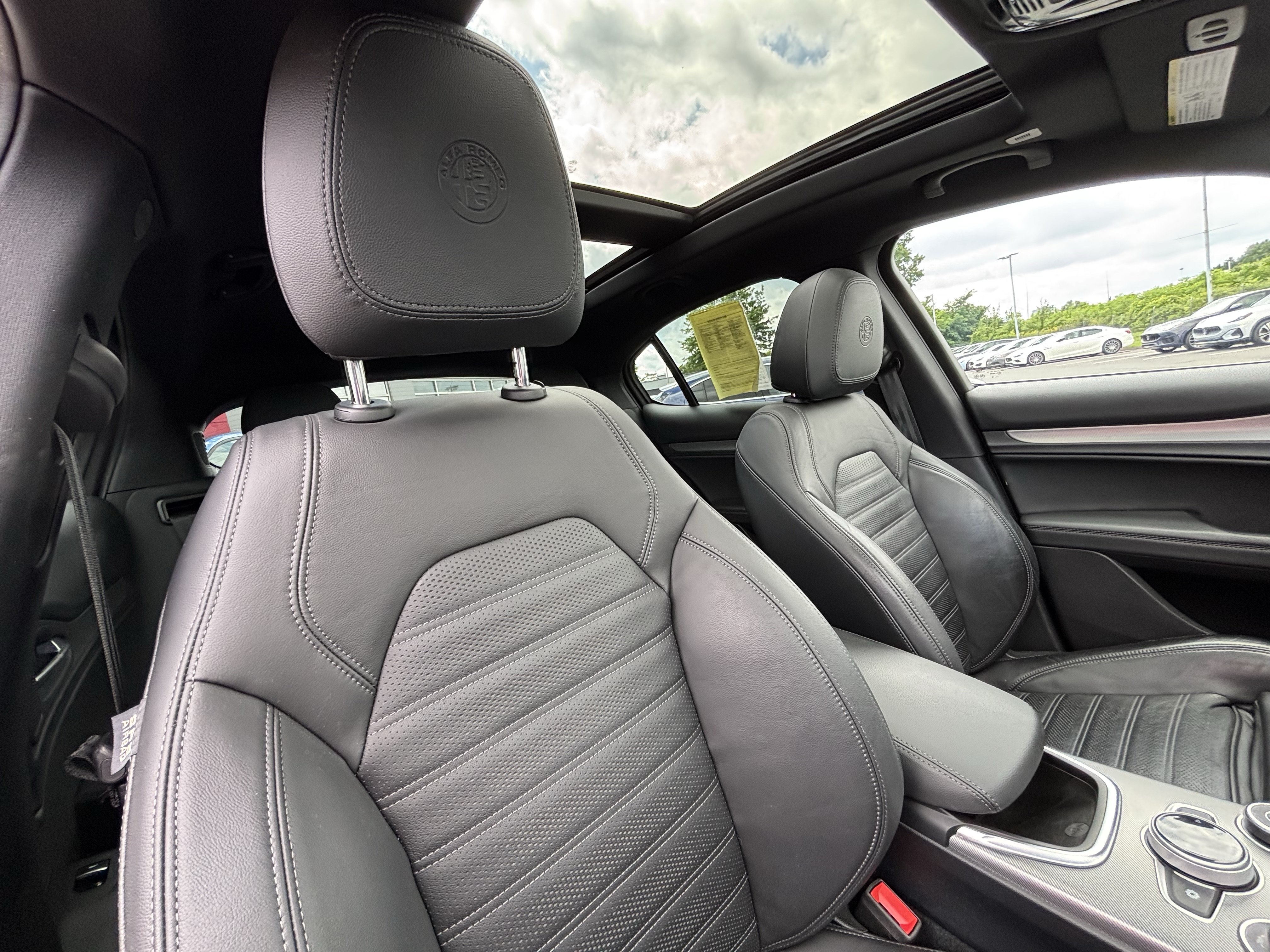 Certified 2023 Alfa Romeo Stelvio Veloce AWD/4WD image 30