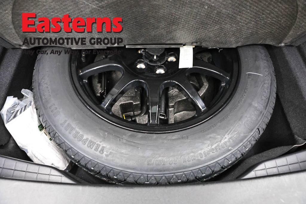 Used 2019 Land Rover Range Rover Velar S AWD/4WD image 23