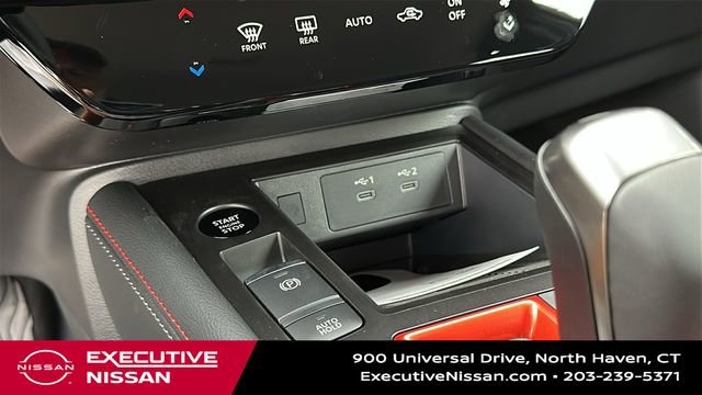 Used 2025 Nissan Kicks SR w/ Interior Electronics Package FWD image 18