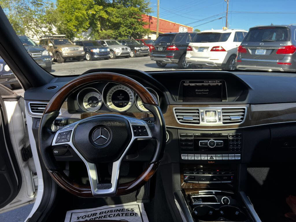 Used 2014 Mercedes-Benz E 550 4MATIC Sedan image 32