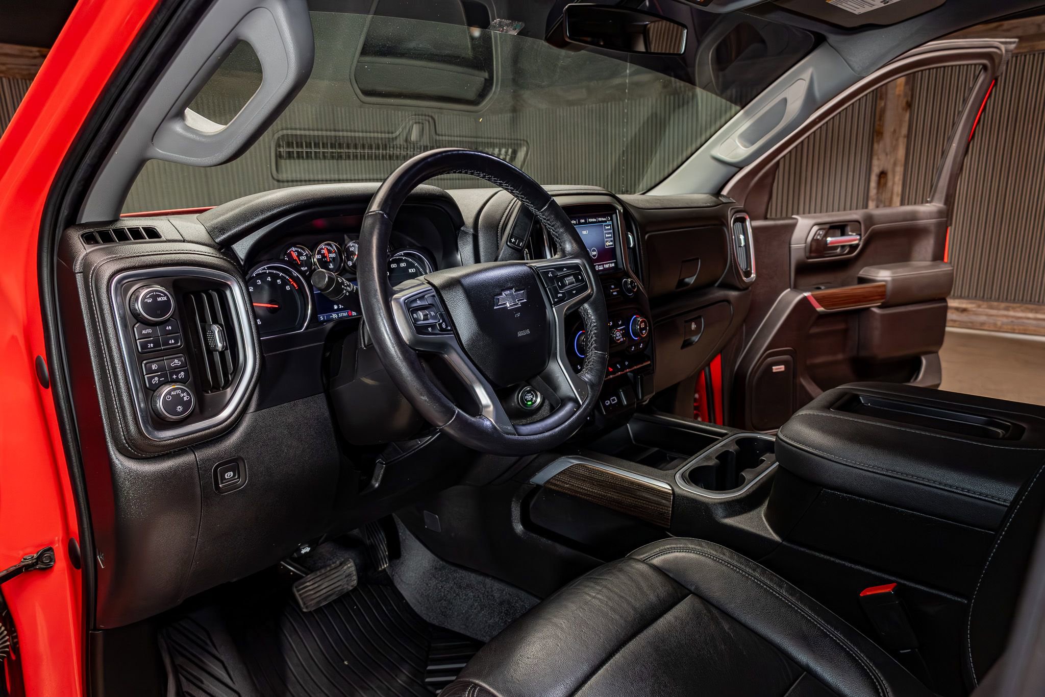 Used 2020 Chevrolet Silverado 1500 LT Trail Boss AWD/4WD image 17