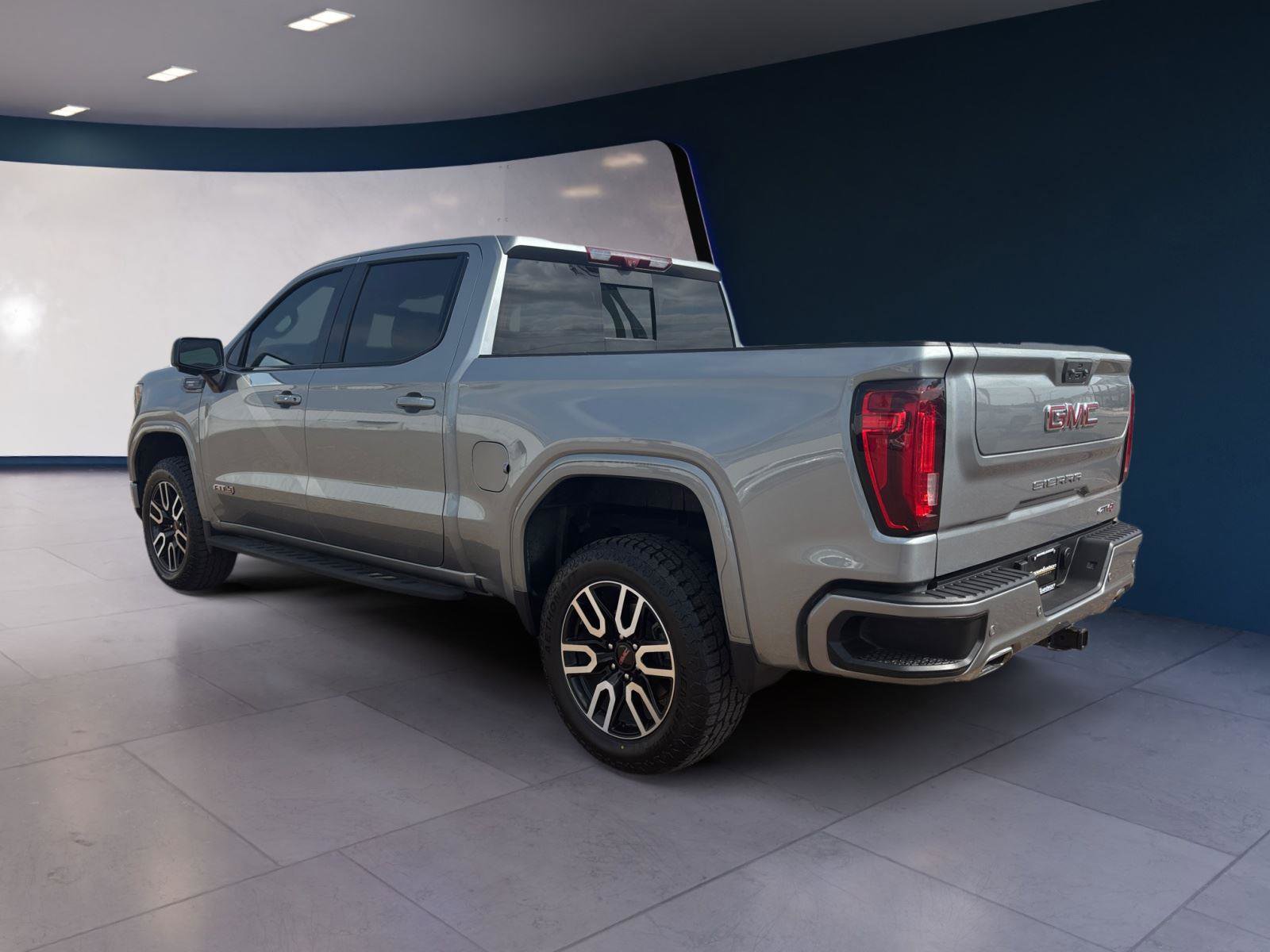 Used 2024 GMC Sierra 1500 AT4 w/ Technology Package image 3