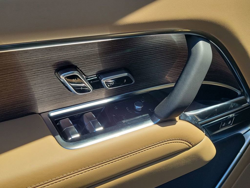 New 2026 Land Rover Range Rover SE image 24