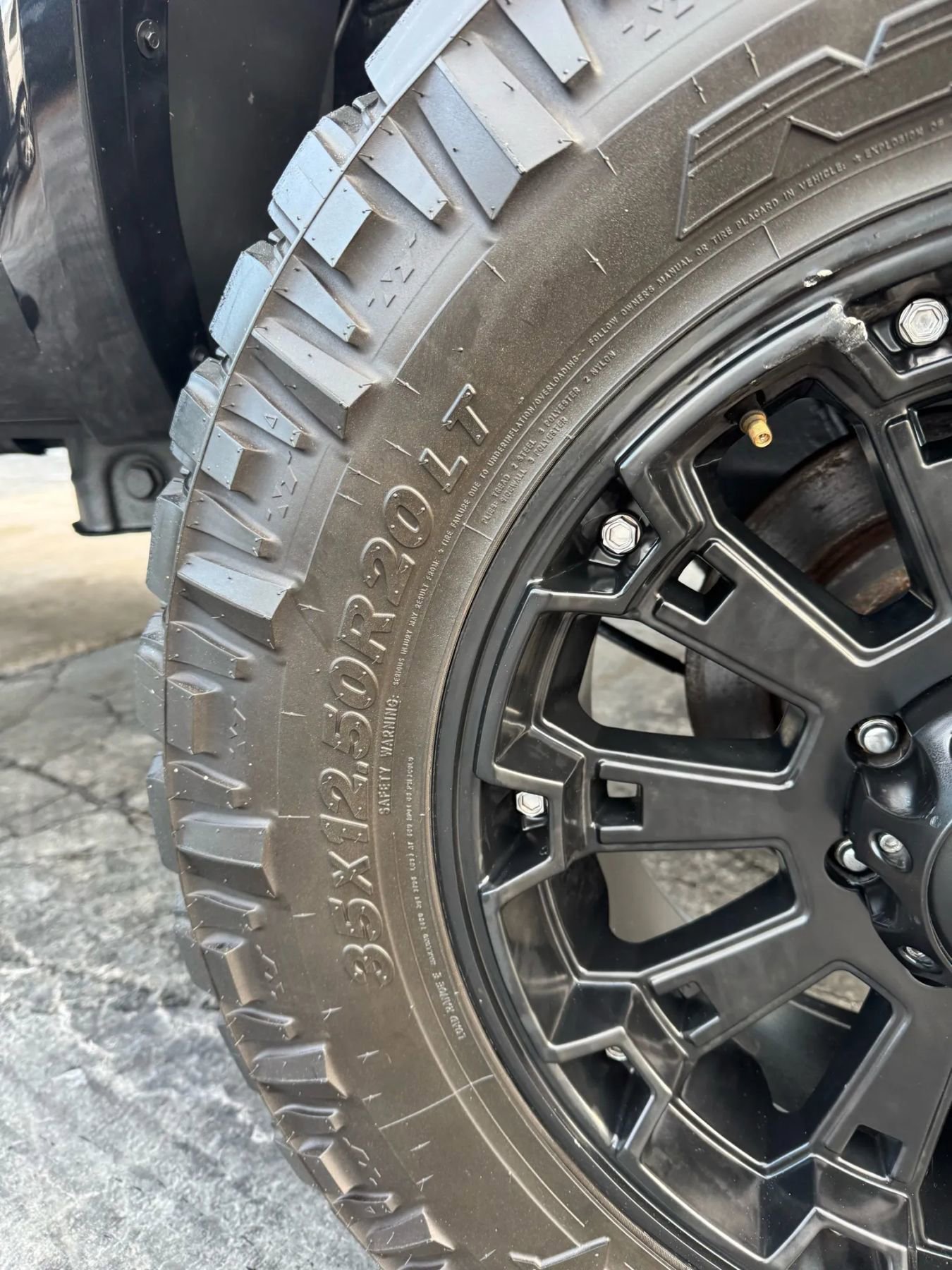 Used 2018 RAM 2500 Laramie w/ Sport Appearance Group image 22