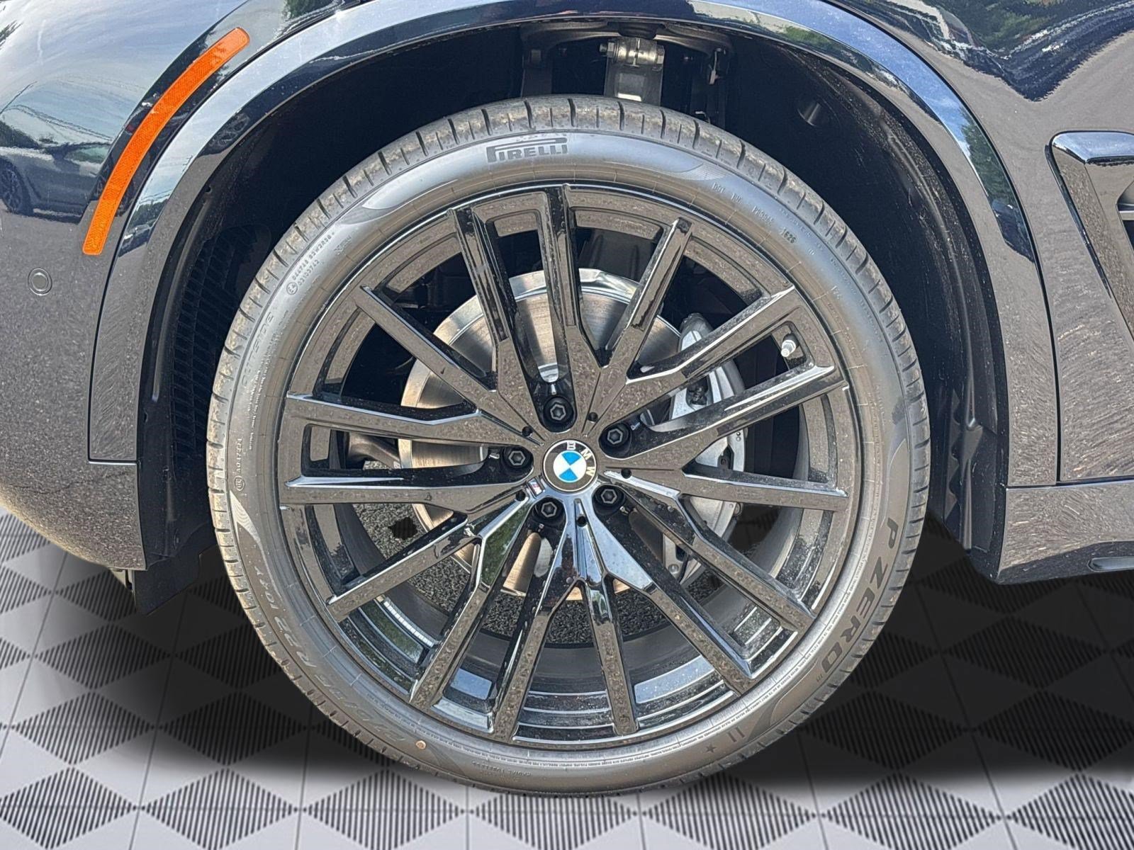New 2026 BMW X5 xDrive40i w/ M Sport Package AWD/4WD image 11
