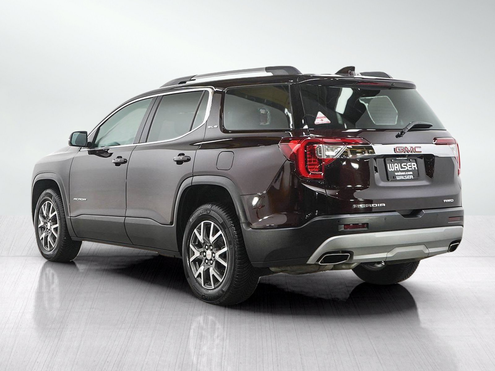 Used 2021 GMC Acadia SLE w/ Driver Convenience Package AWD/4WD image 3