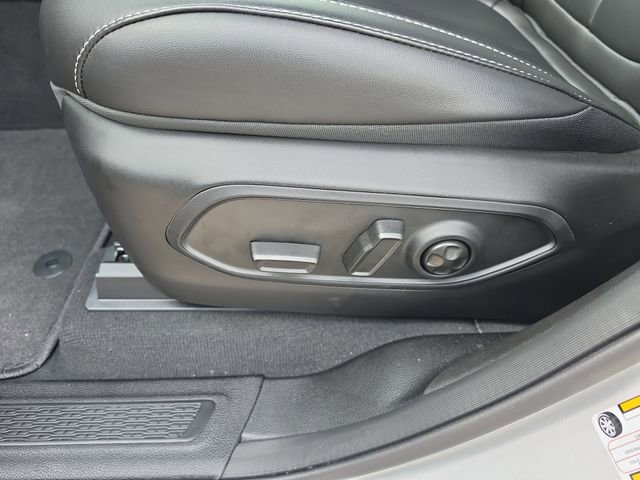 Used 2025 Jeep Grand Cherokee Limited AWD/4WD image 17