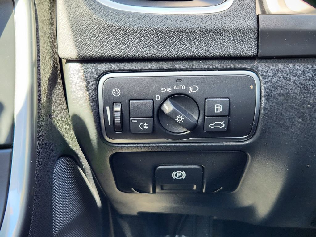 Used 2017 Volvo S60 T5 Inscription Platinum image 19