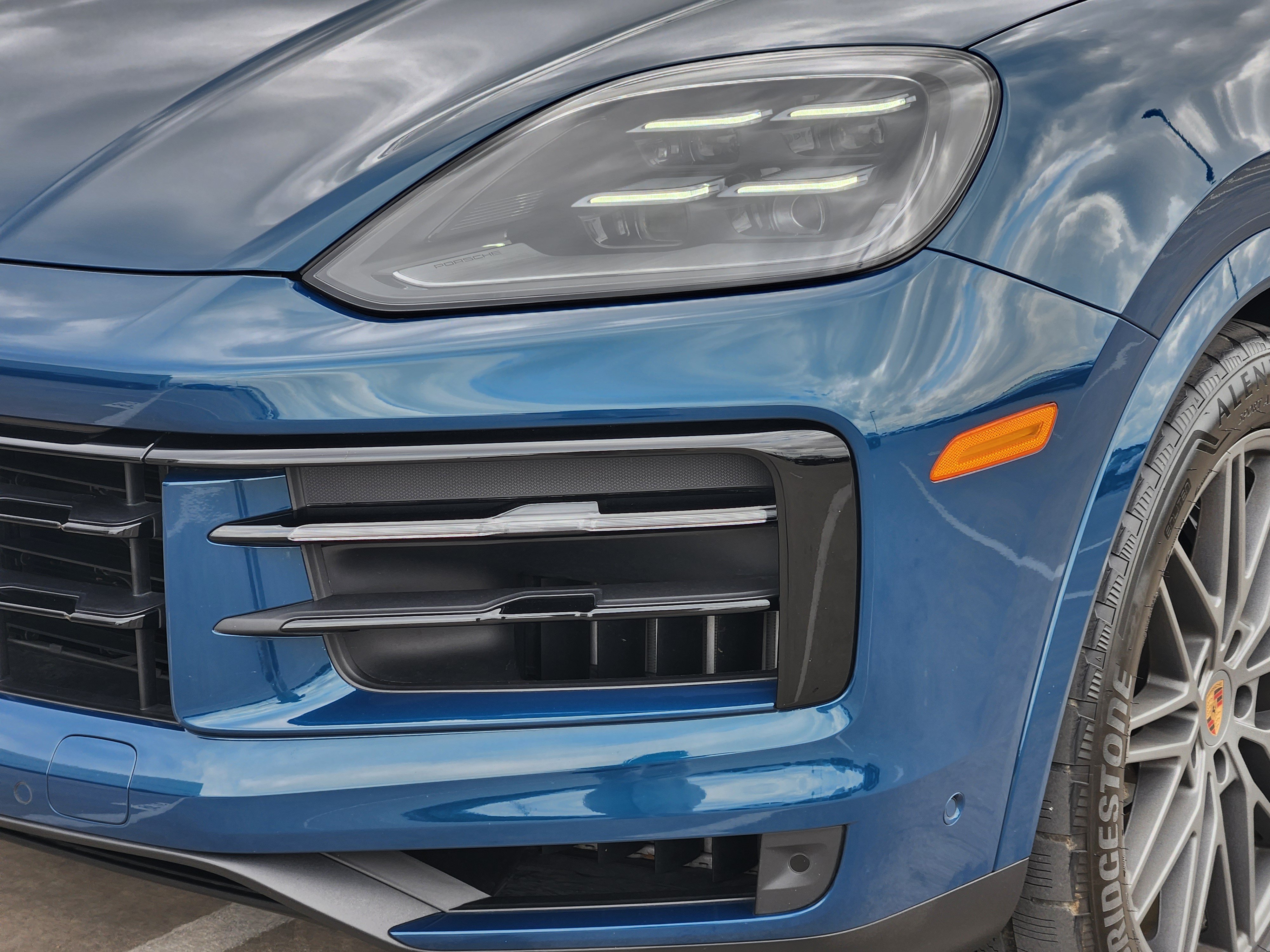 Certified 2025 Porsche Cayenne S AWD/4WD image 12
