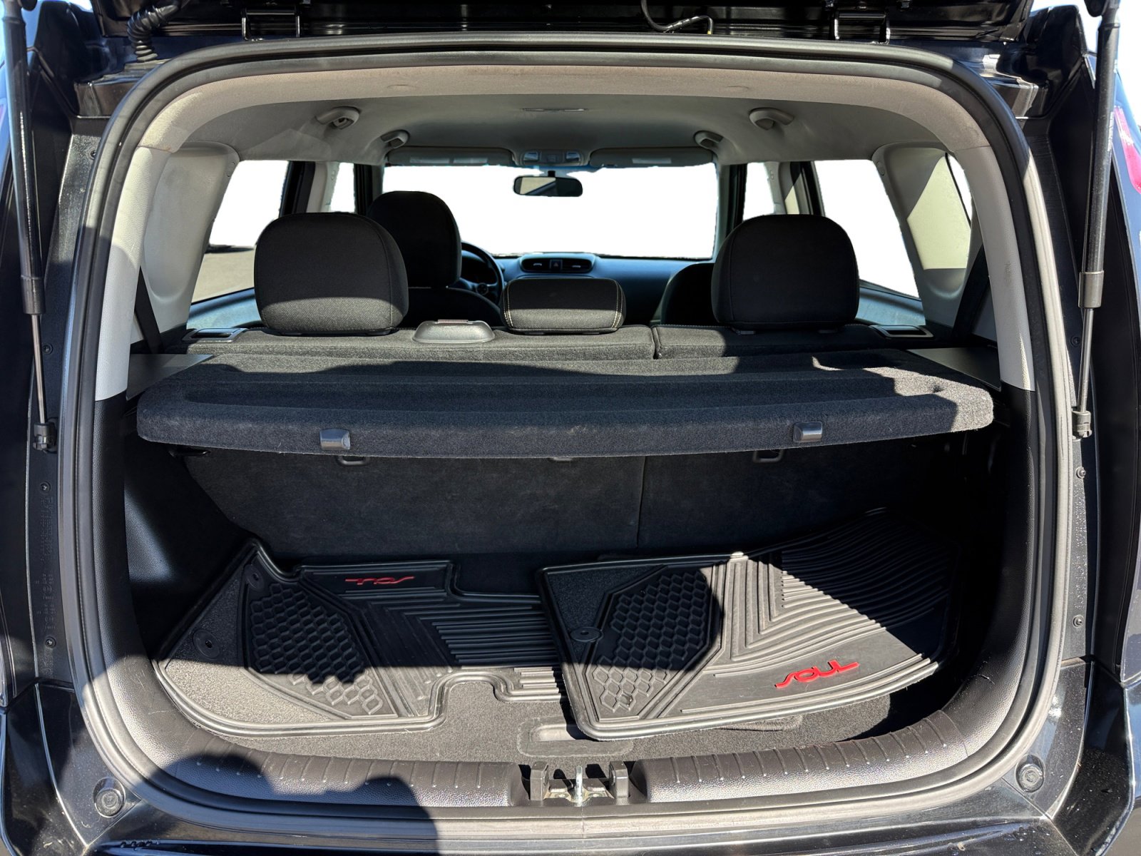 Used 2016 Kia Soul + image 17