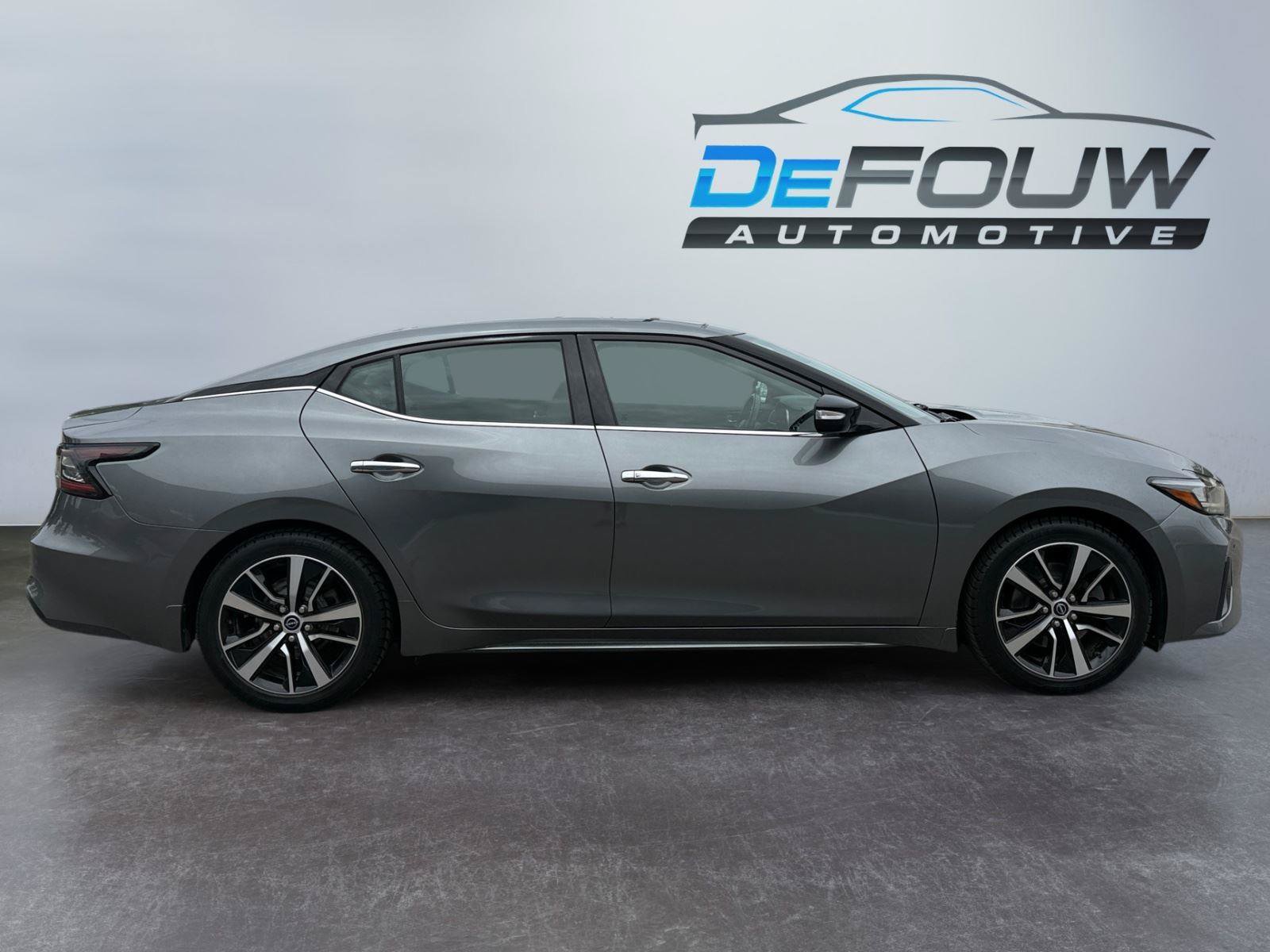 Used 2023 Nissan Maxima SL FWD image 2