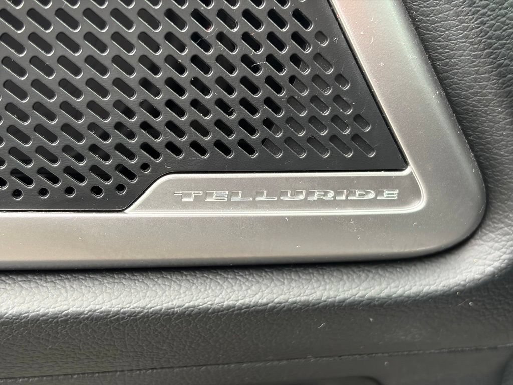 Used 2025 Kia Telluride S AWD/4WD image 23