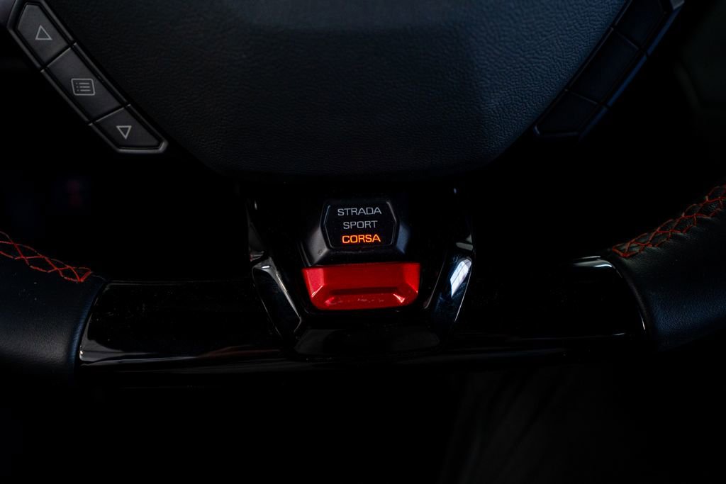 Used 2021 Lamborghini Huracan EVO image 27