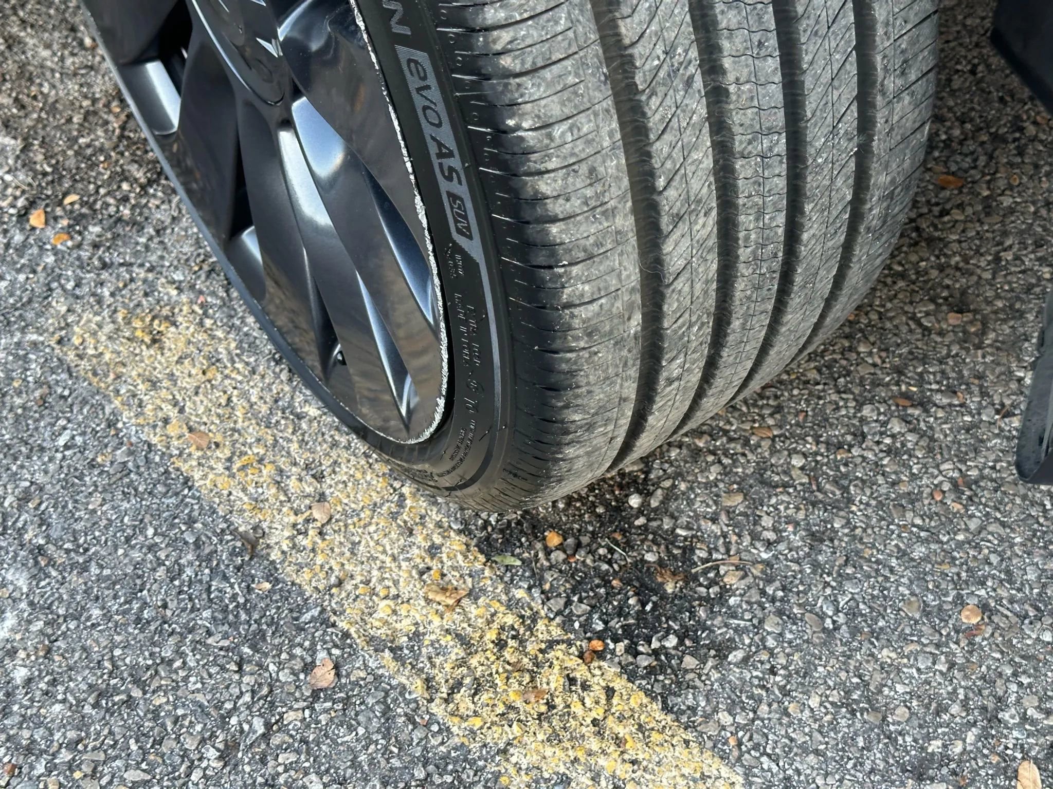 Used 2021 Tesla Model Y Performance image 38