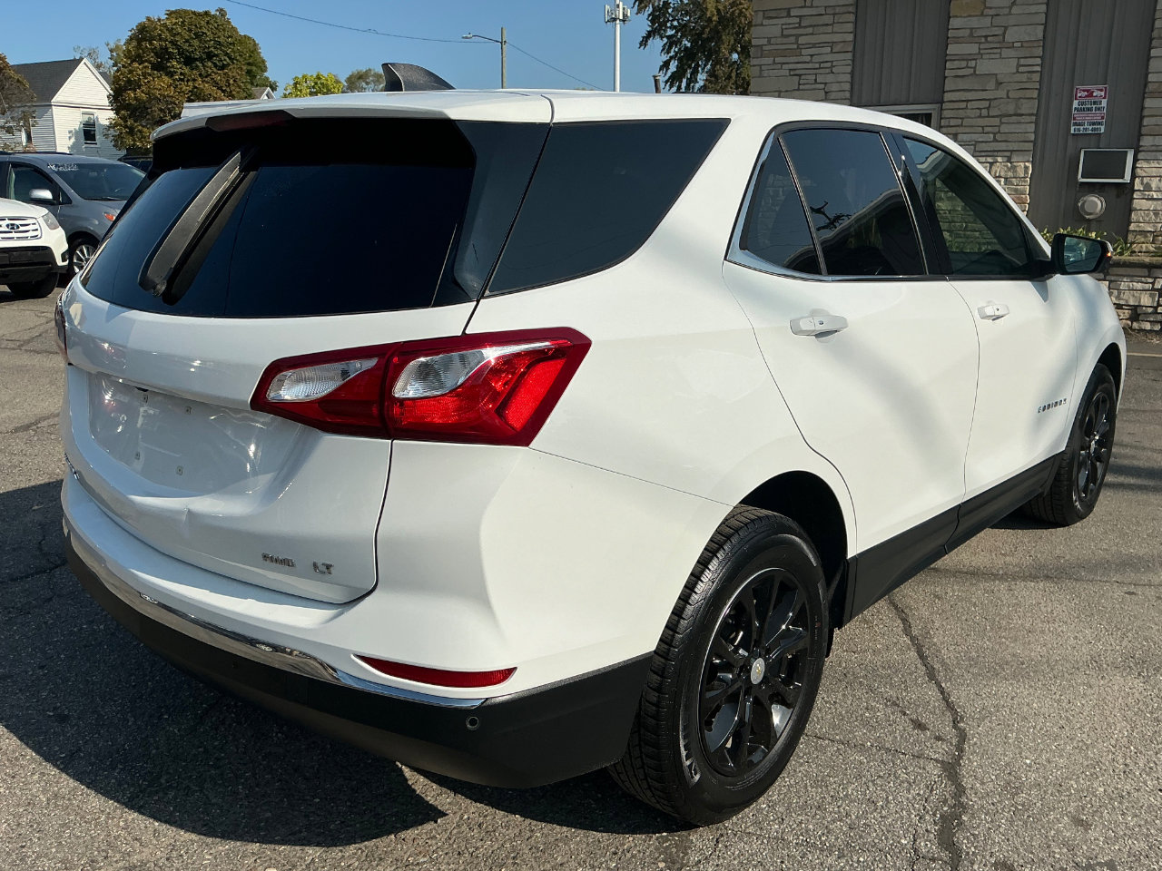 Used 2019 Chevrolet Equinox LT w/ Driver Convenience Package image 3