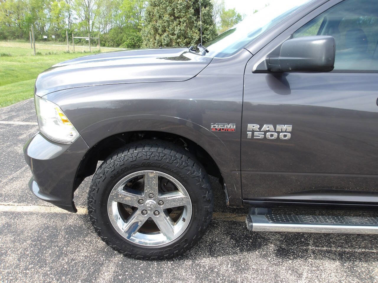 Used 2017 RAM 1500 Express w/ Express Value Package AWD/4WD image 33