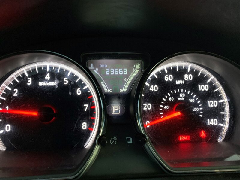 Used 2018 Nissan Versa SV FWD image 11